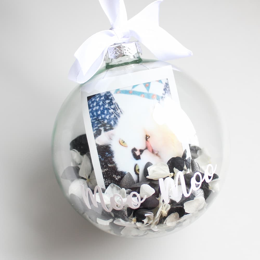 everlasting christmas polaroid bauble floral bauble polaroid bauble christmas gift ideas christmas bauble with flowers christmas bauble with polaroid and flower personalised flower bauble polaroid ornament