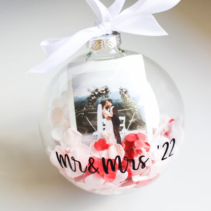 everlasting christmas polaroid bauble floral bauble polaroid bauble christmas gift ideas christmas bauble with flowers christmas bauble with polaroid and flower personalised flower bauble polaroid ornament