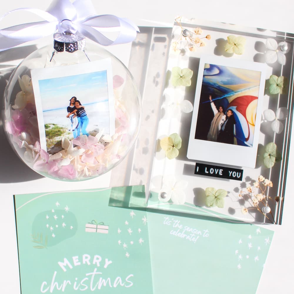 christmas floral polaroid bauble christmas gift bundle set christmas gift set ideas personalised flower polaroid frame and bauble everlasting sentimental gift ideas