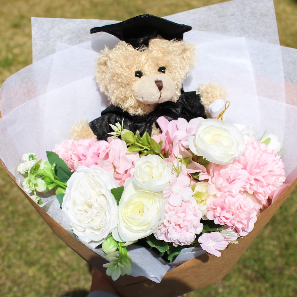 Graduation teddy bear hot sale bouquet